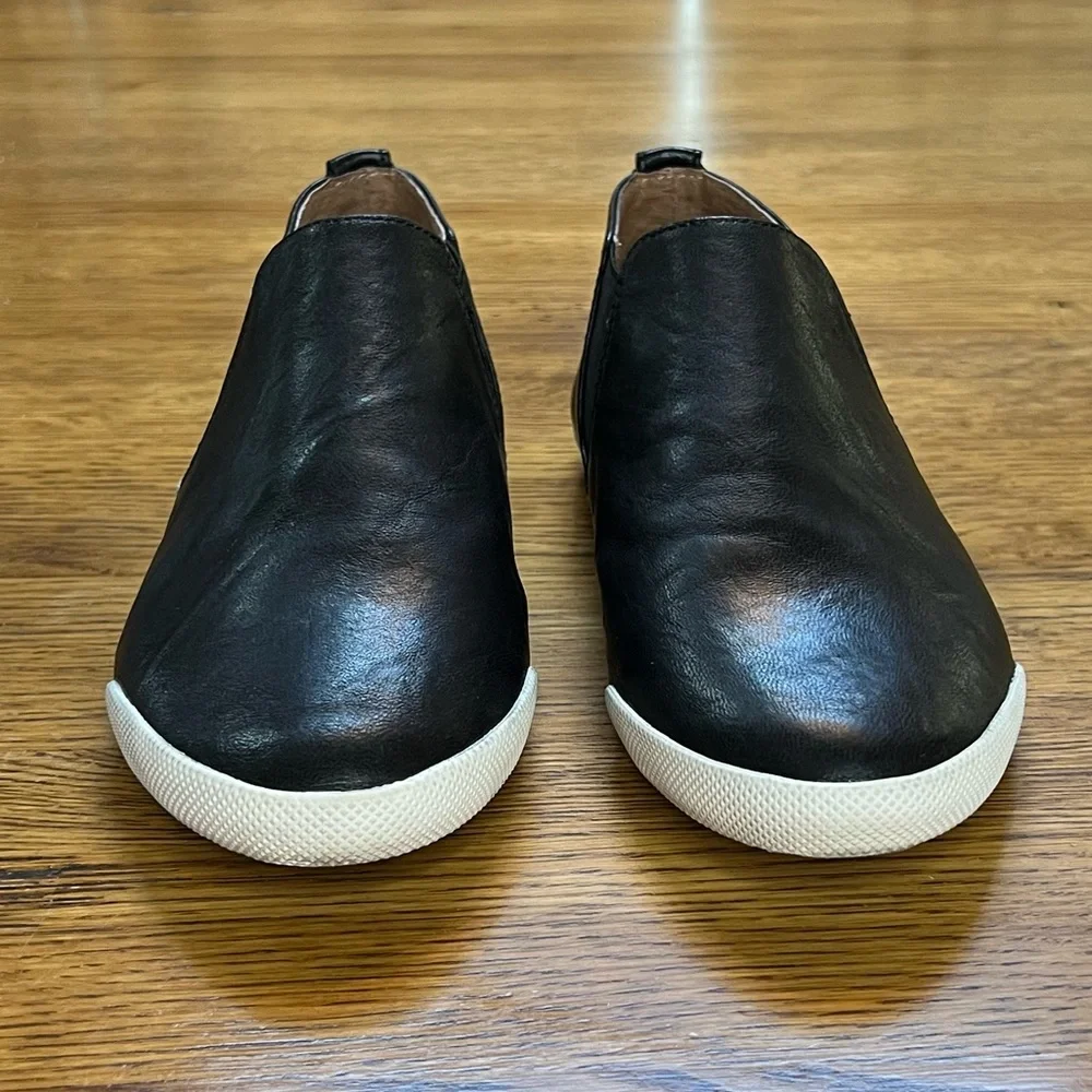 ⭐️ FRYE Women's Melanie Chelsea Black Leather Sneaker Flat Slip On Loafers 8M